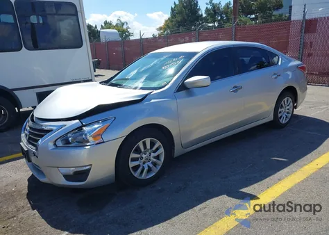 2015 Nissan Altima 2.5 S z USA, uszkodzony, nr VIN 1N4AL3AP6FC239722
